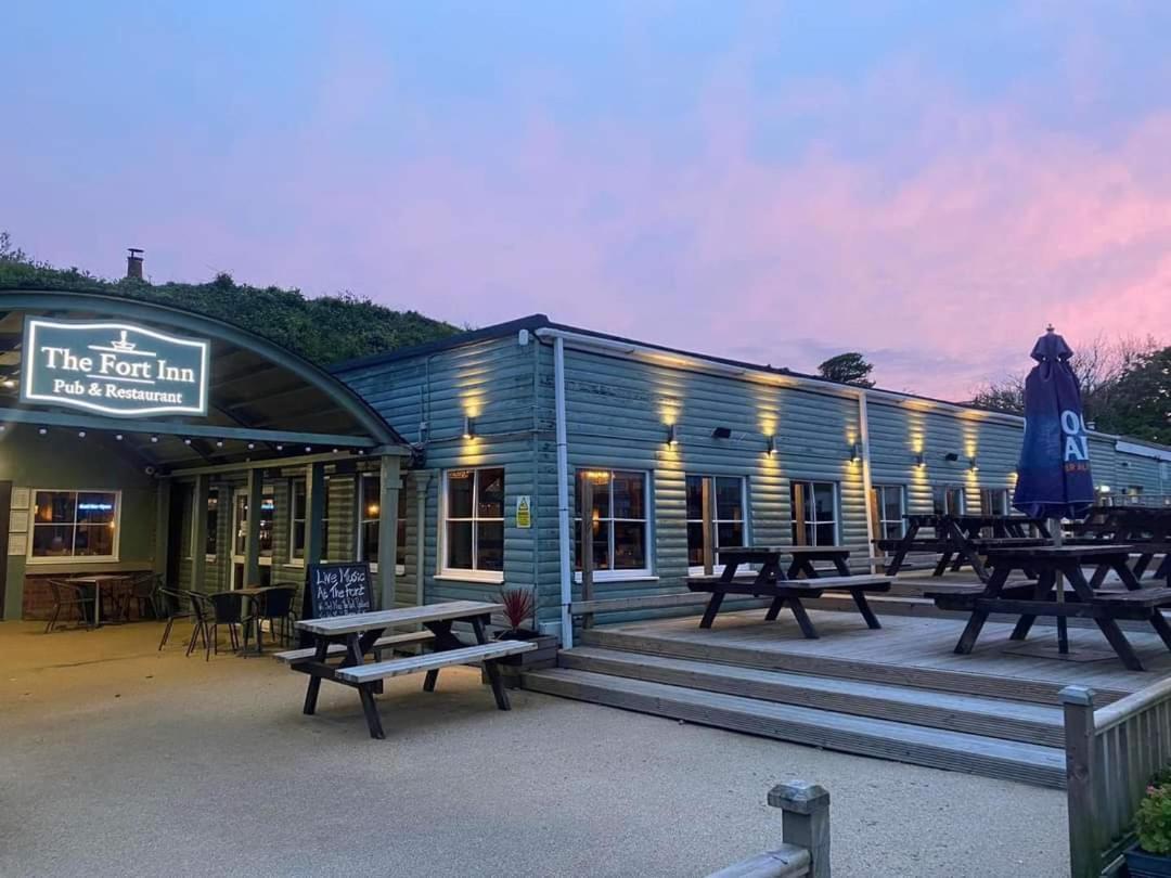 Sunset Sea View Chalet With Hot Tub Torpoint Buitenkant foto